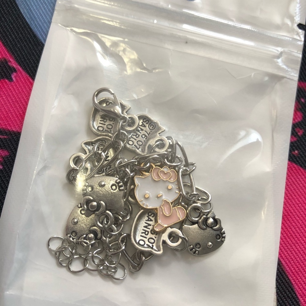 Hello Kitty Bundle - Picture 8 of 9